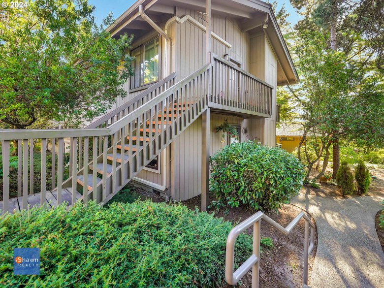 7516 SW Barnes Road Unit C, Portland, OR 97225 – Listed and Sold Exclusively By David Bishop, Shawn Realty Realtor