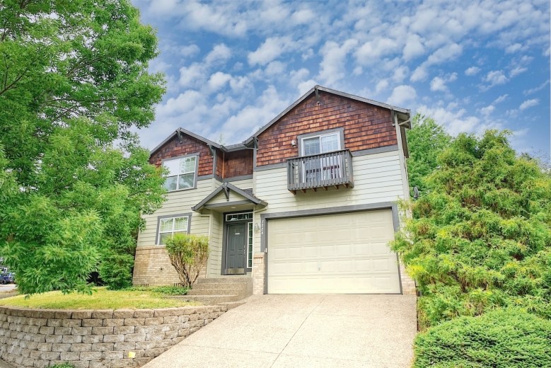 7225 NE Shaleen St, Hillsboro, OR 97124 -Charming Two-Story&nbsp;Home